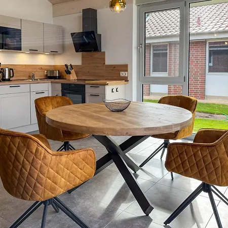 Neubau Wiesengefluester W1 Mit Garten, Innensauna Und Kamin Röbel